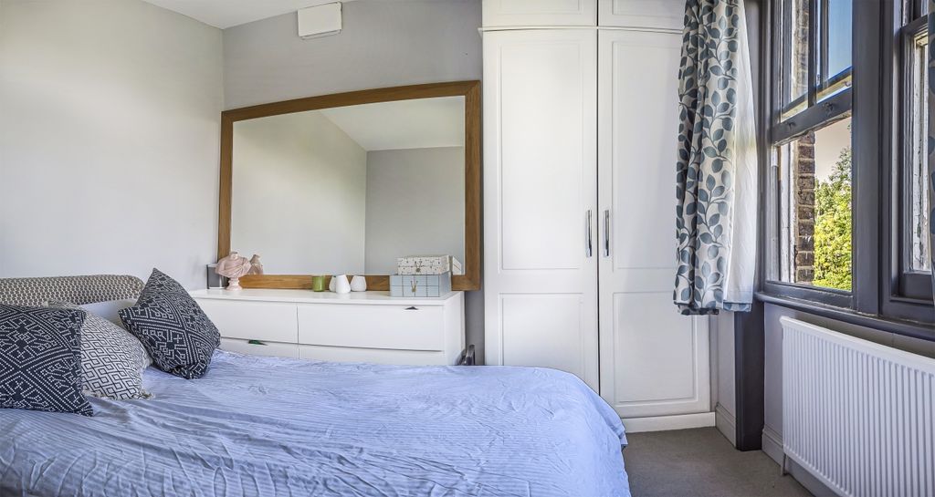 Property photo 3 of 7 Master Bedroom