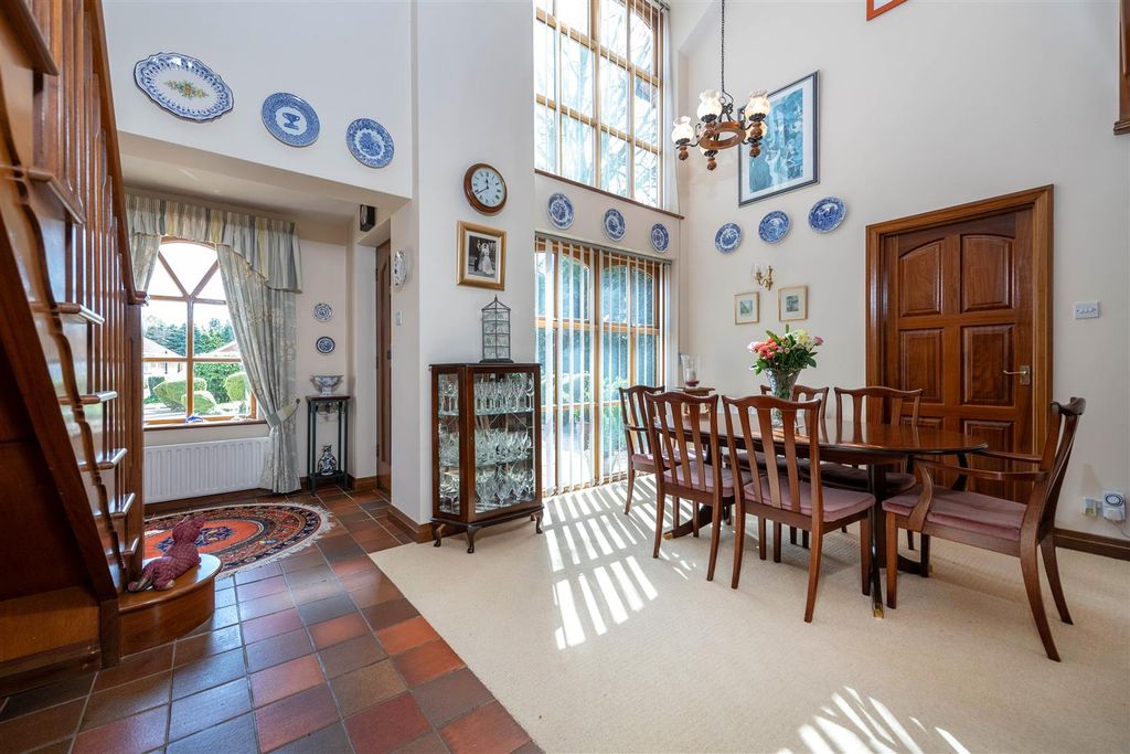 Property photo 3 of 27 Hall 2.Jpg