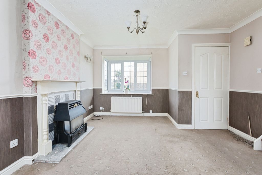 Property photo 3 of 15