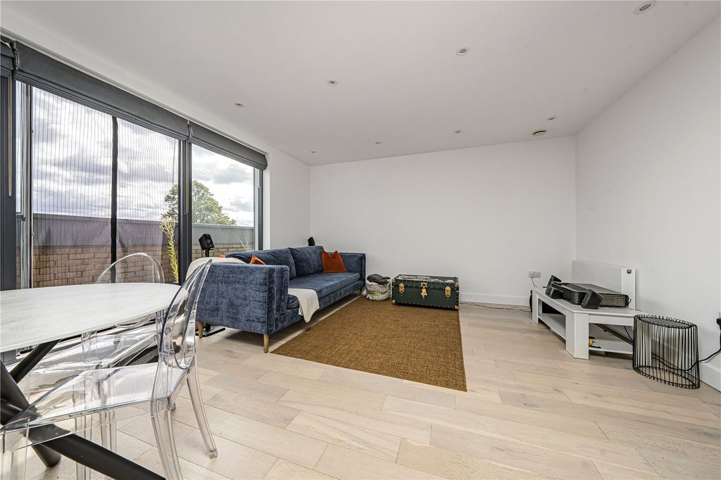 Property photo 2 of 15 Picture No. 20