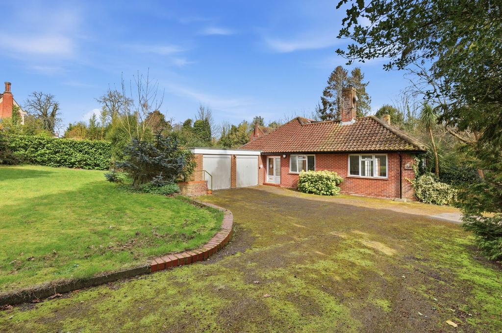 Property photo 1 of 28 Driveway &amp; Garge