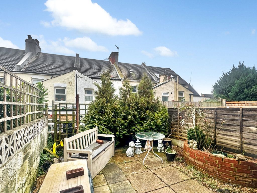 Property photo 2 of 12 Private Garden