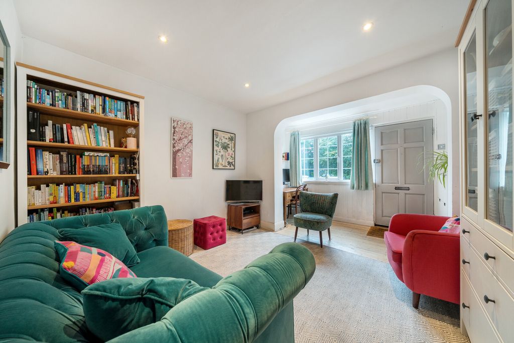 Property photo 2 of 16 Sitting Room