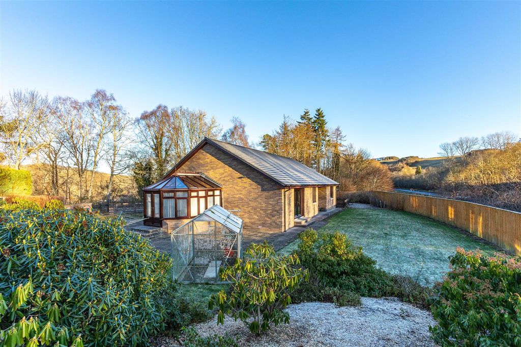 Property photo 1 of 35 Tigh-Na-Magh Lindean 04.Jpg