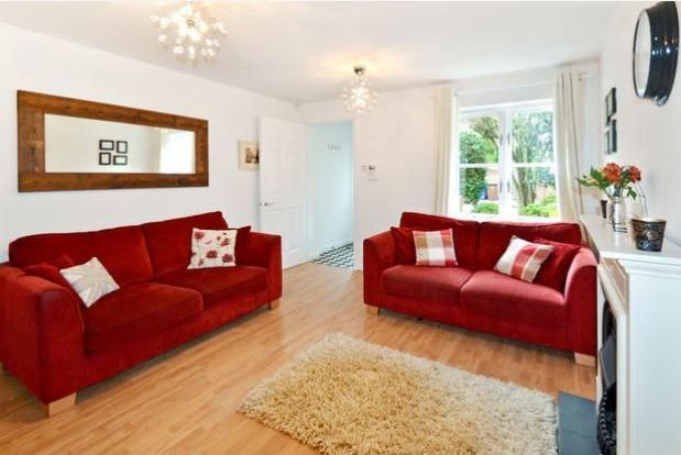 Property photo 3 of 8 Talbot Road_Lounge 2