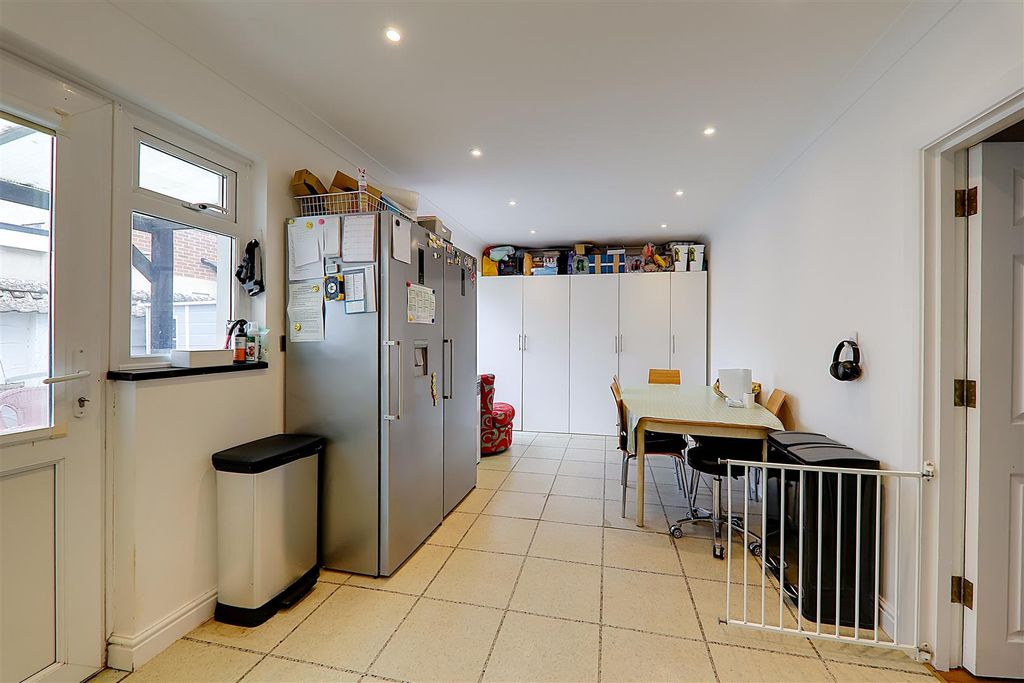 Property photo 3 of 16 Img_1307-Img_1309.Jpg