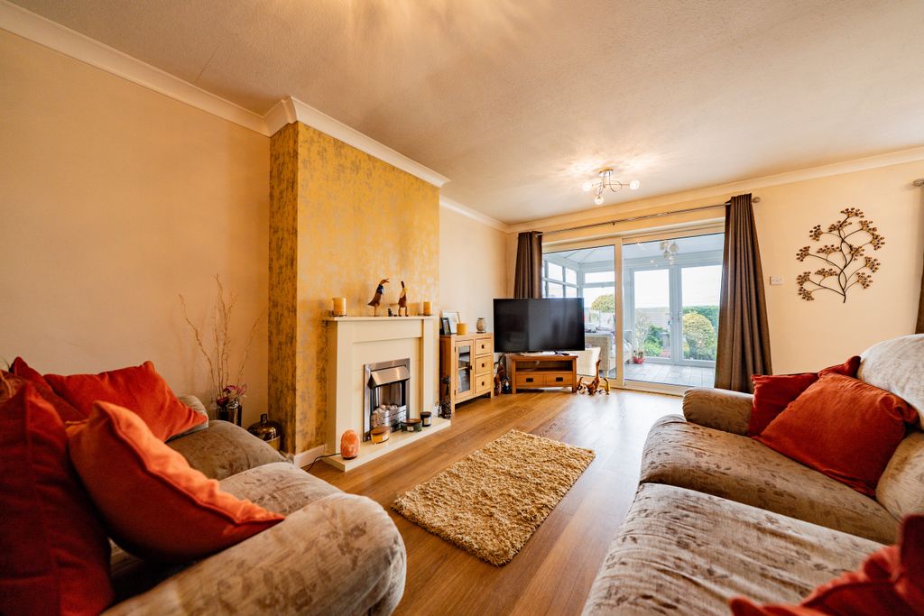 Property photo 3 of 21 Dsc00801