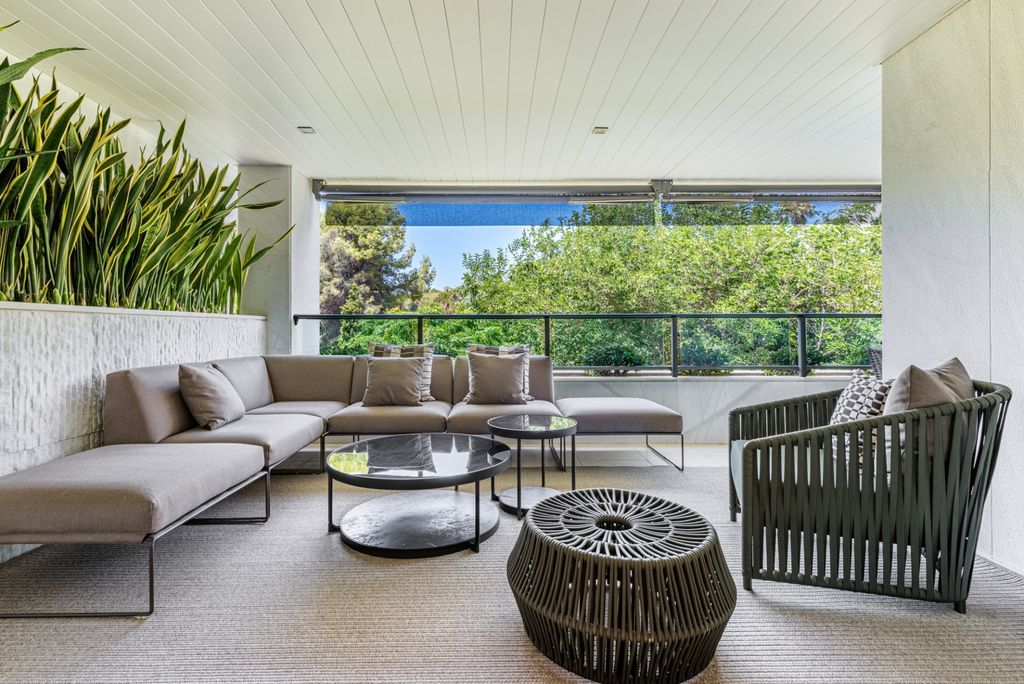 Property photo 3 of 28 Image