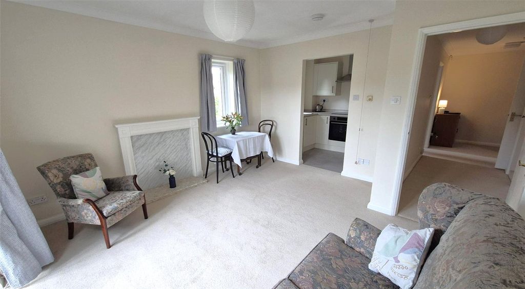Property photo 2 of 11 Picture No. 13
