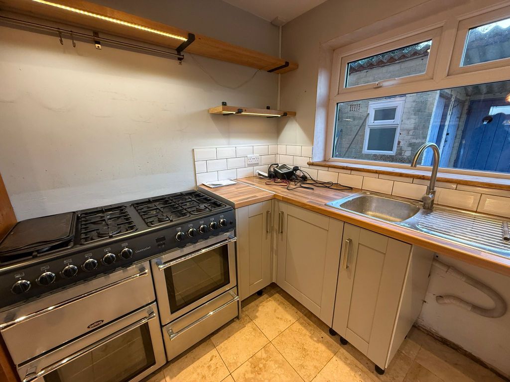 Property photo 2 of 18 Image