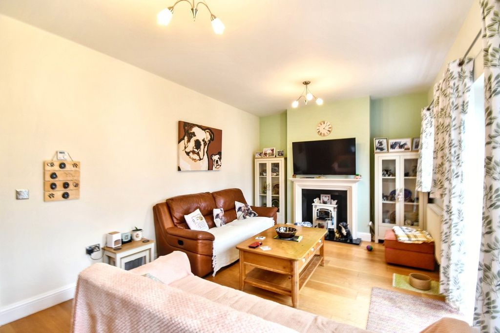 Property photo 3 of 17