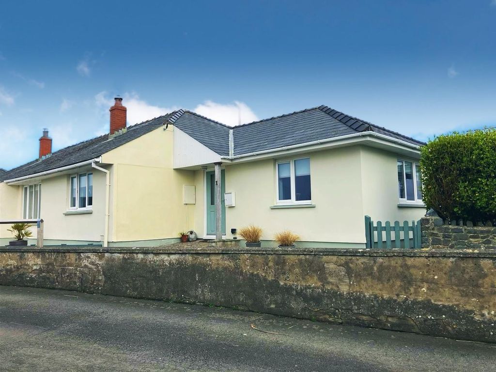 Property photo 1 of 26 1 Heol Crwys.Jpg