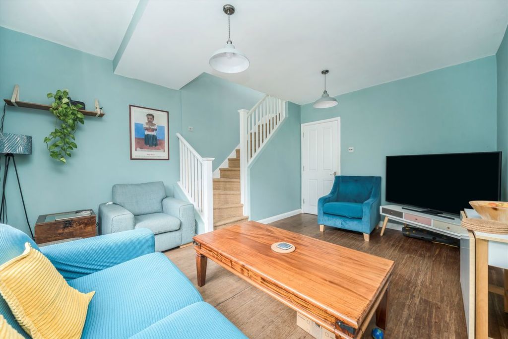 Property photo 3 of 11