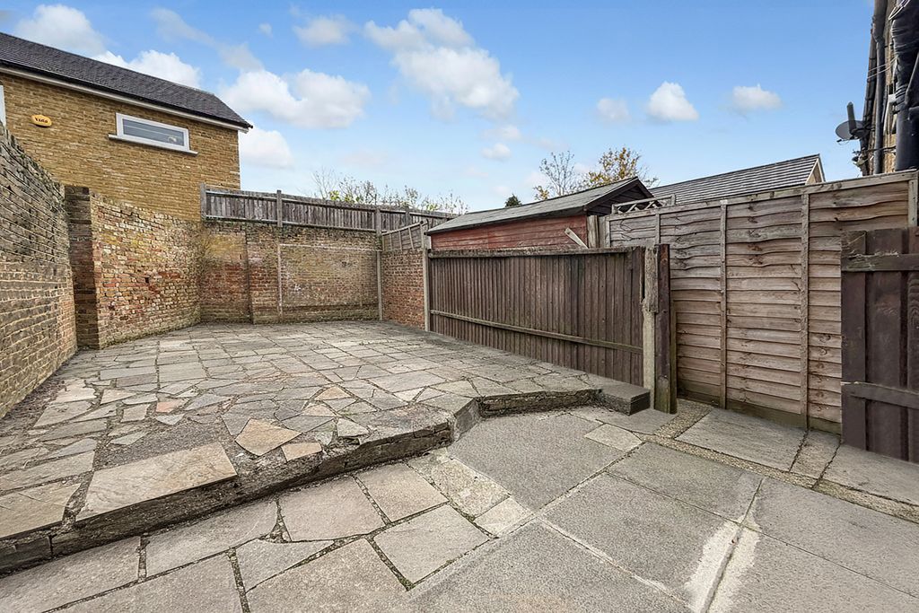 Property photo 3 of 11