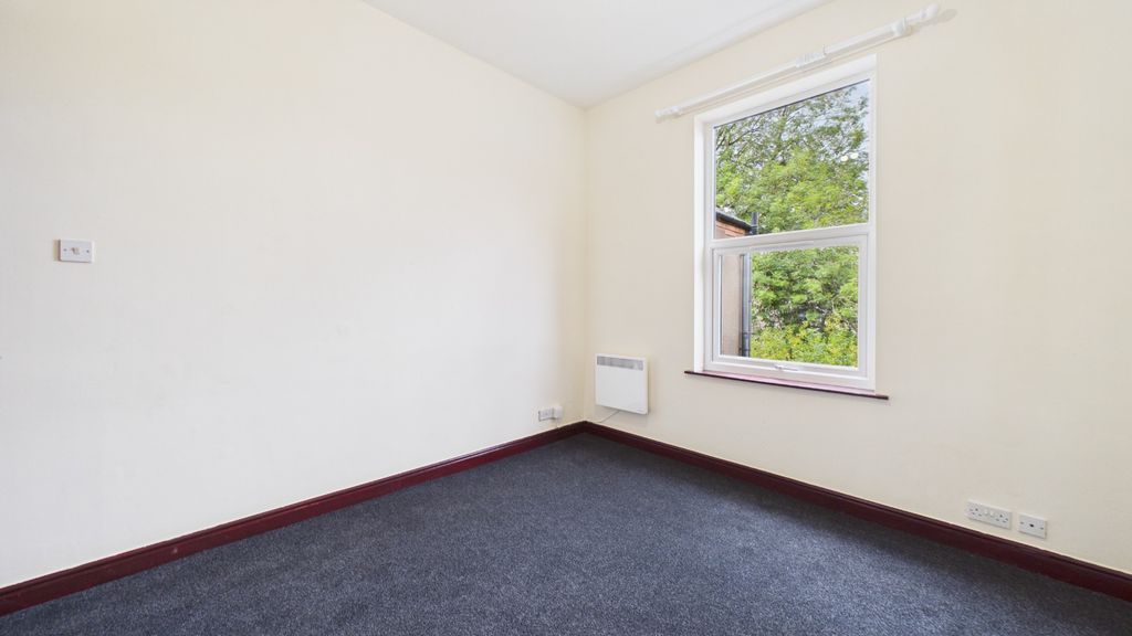 Property photo 3 of 6 4574083