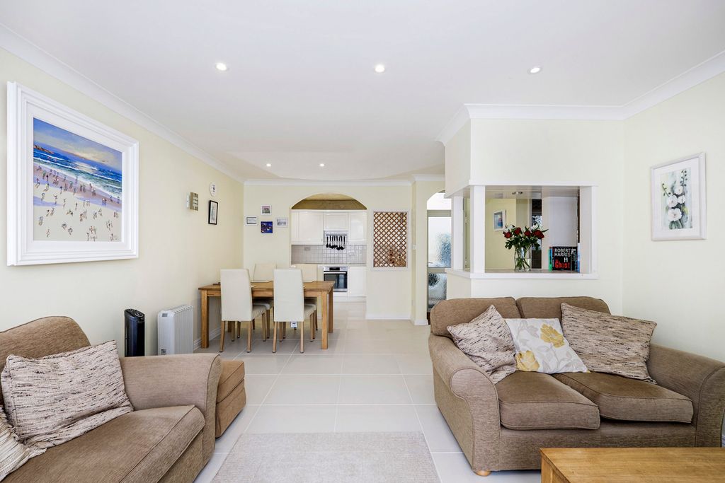 Property photo 3 of 26 Pbox-Img.Jpg