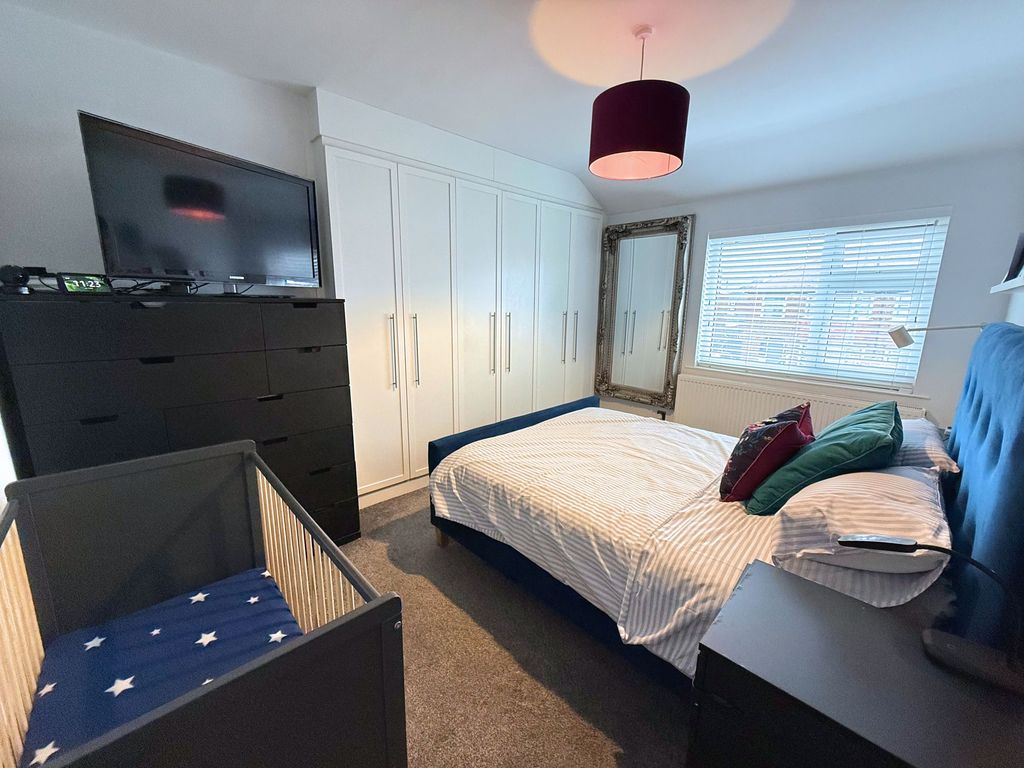 Property photo 3 of 24