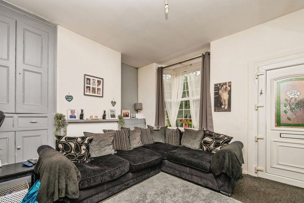 Property photo 3 of 16