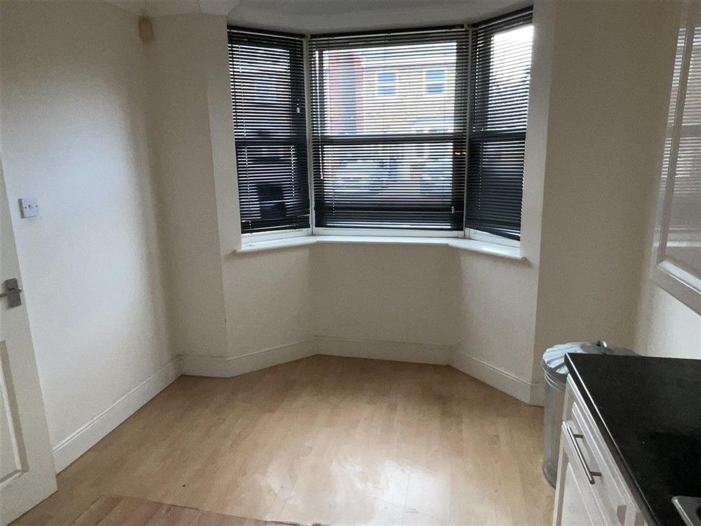 Property photo 2 of 11 Dining Area