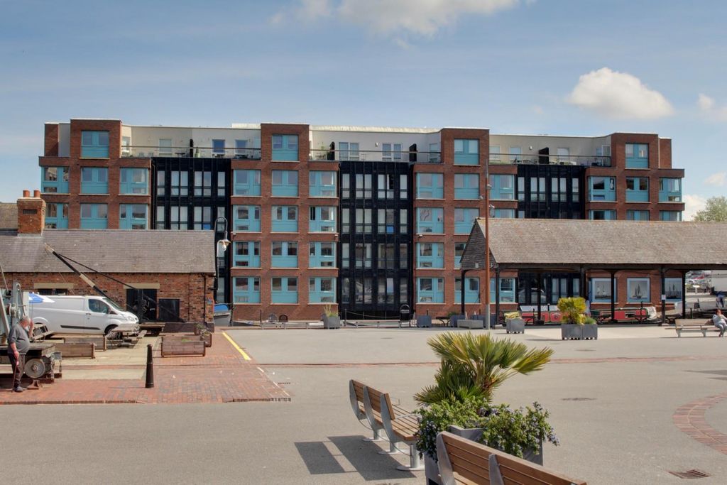 Property photo 1 of 7