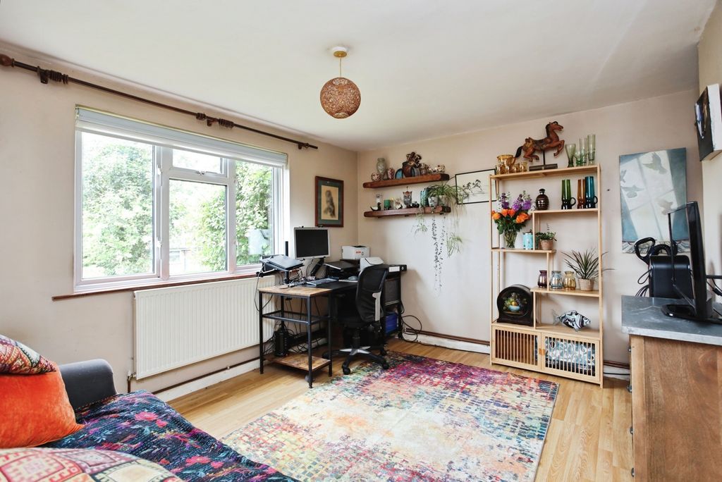 Property photo 2 of 8 Pbox-Img.Jpg