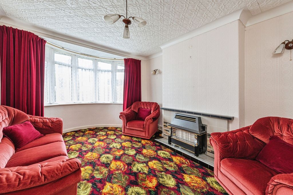 Property photo 2 of 17