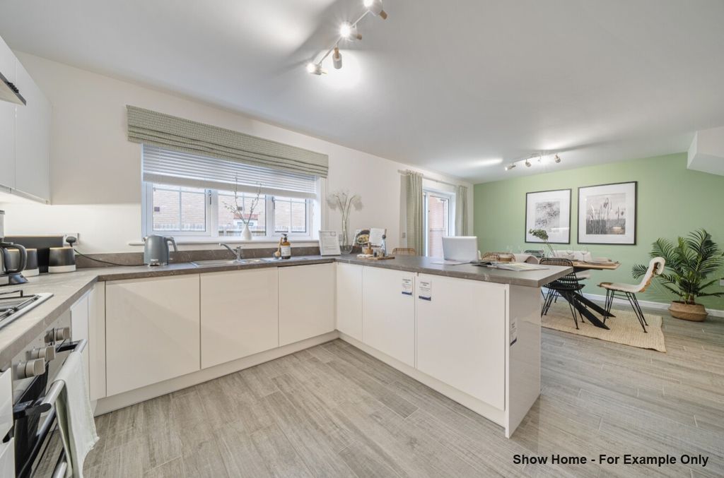 Property photo 2 of 15 1373801-15-6903Aba649B95