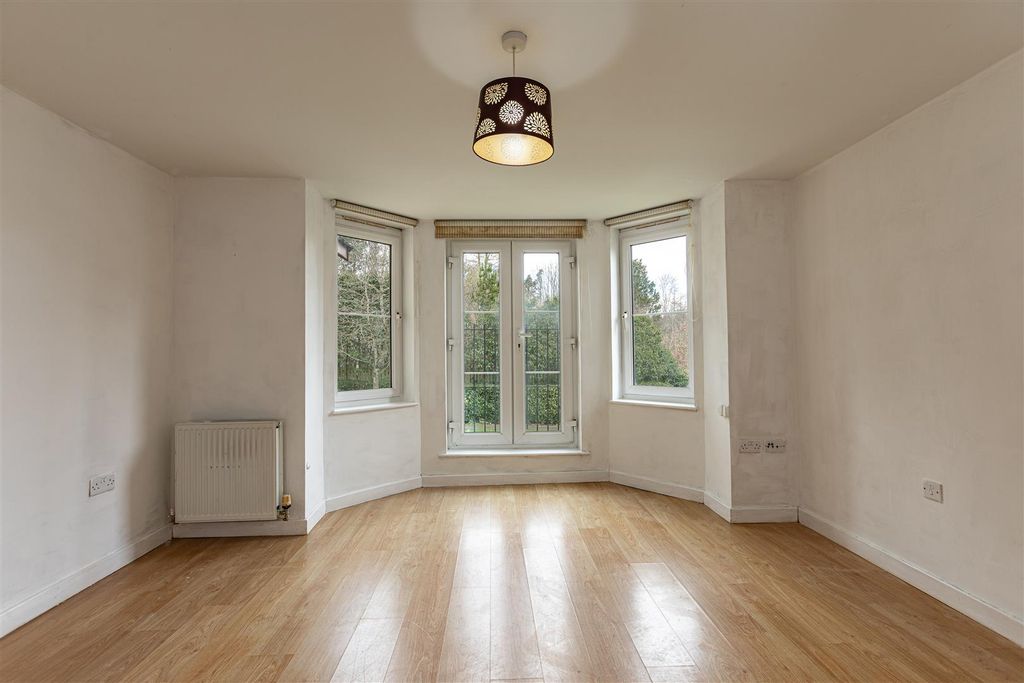 Property photo 2 of 16 8-1 Weavers Linn Tweedbank 15.Jpg