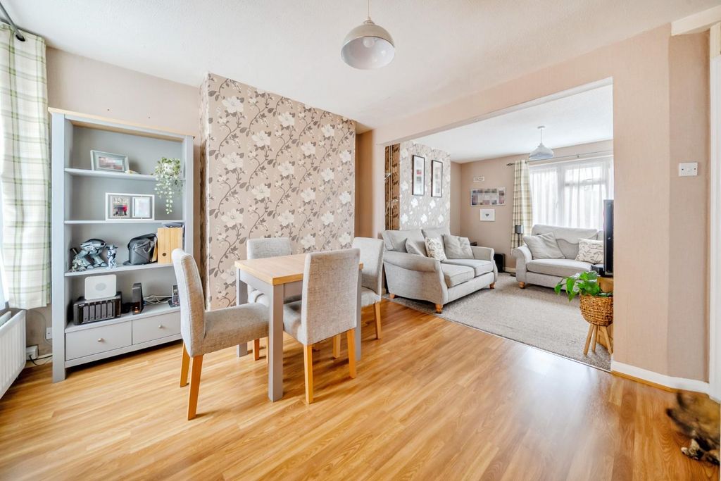 Property photo 3 of 13 1362679-13-68Dfde9A135E9.Jpg