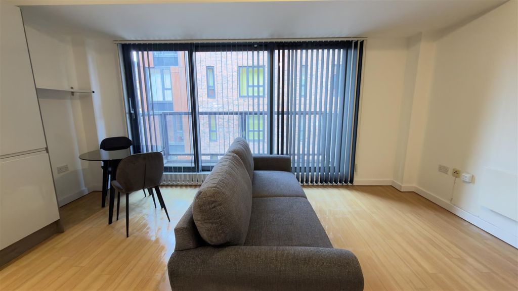 Property photo 2 of 10 Living Area 03.Jpg