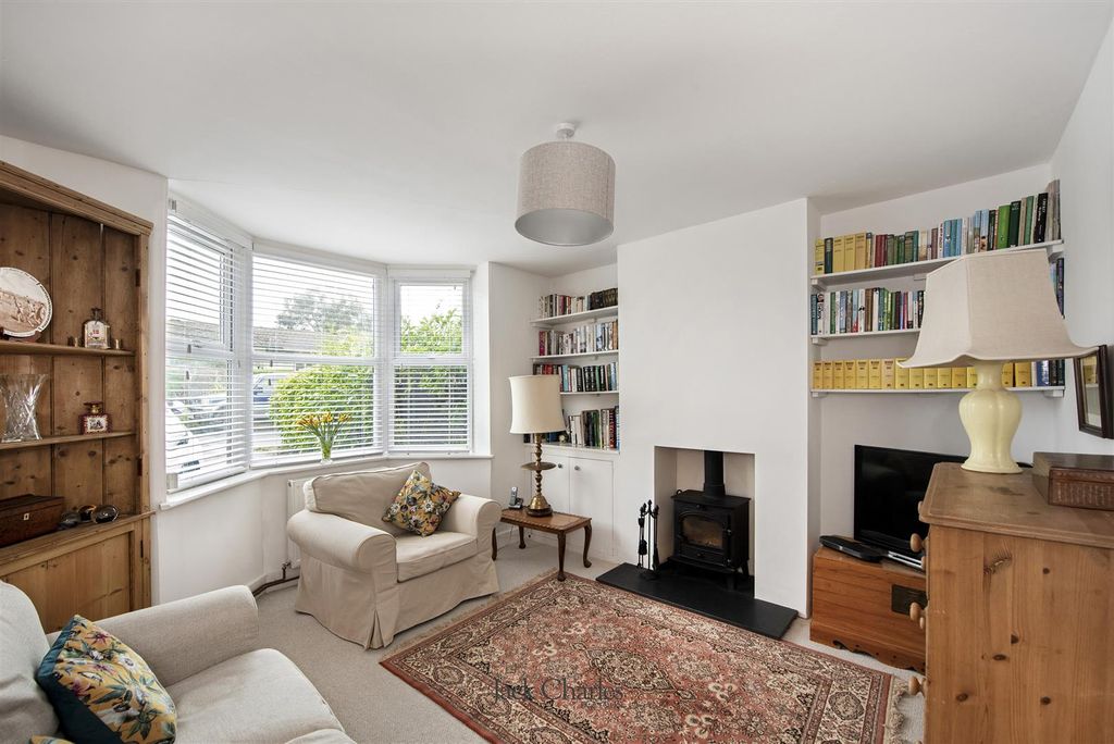 Property photo 2 of 16 2 Alderbrook Cottages, Stone Cross Rd, Tn6 3Df 002