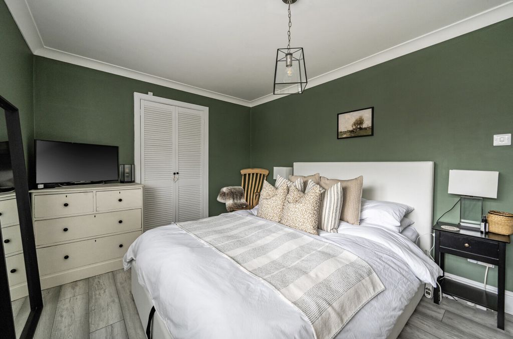 Property photo 3 of 18 Picture 3