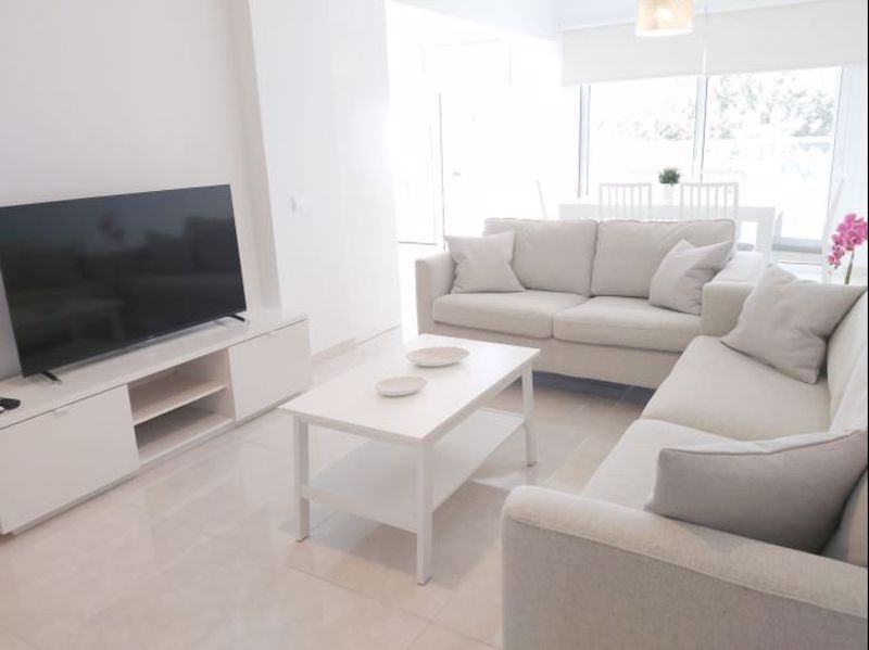 Property photo 2 of 13 Lounge Example