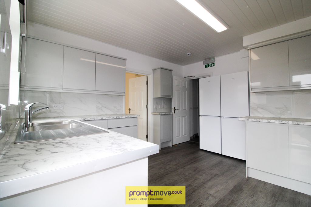 Property photo 3 of 17 Na
