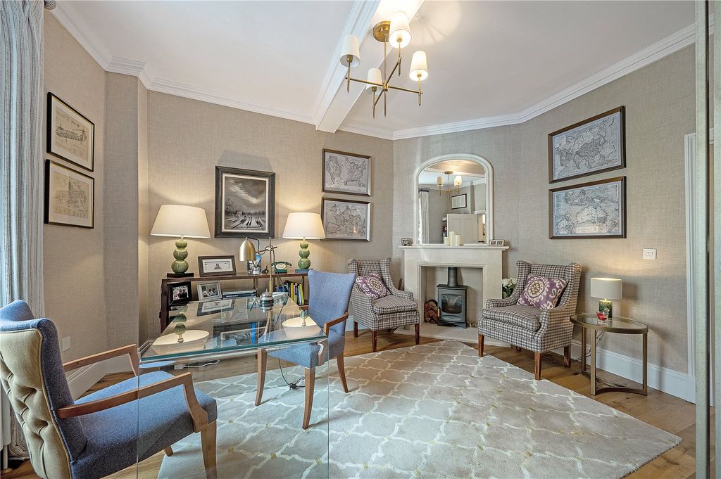Property photo 2 of 25 Sitting Room