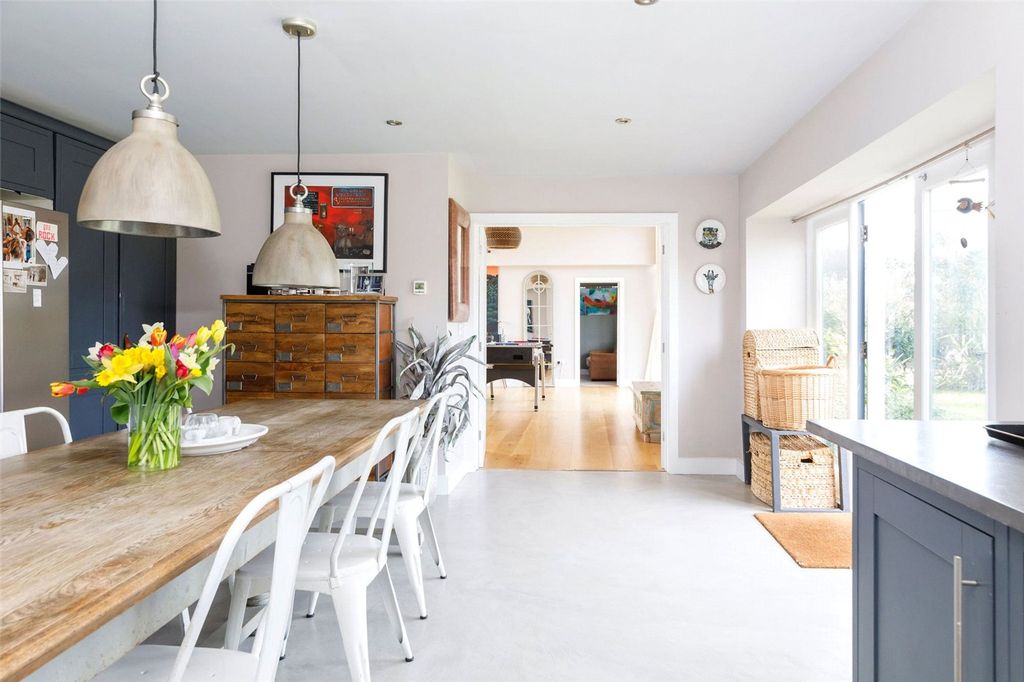 Property photo 2 of 28 Kitchen/Dining