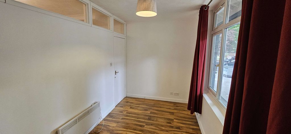 Property photo 3 of 10 Gallery