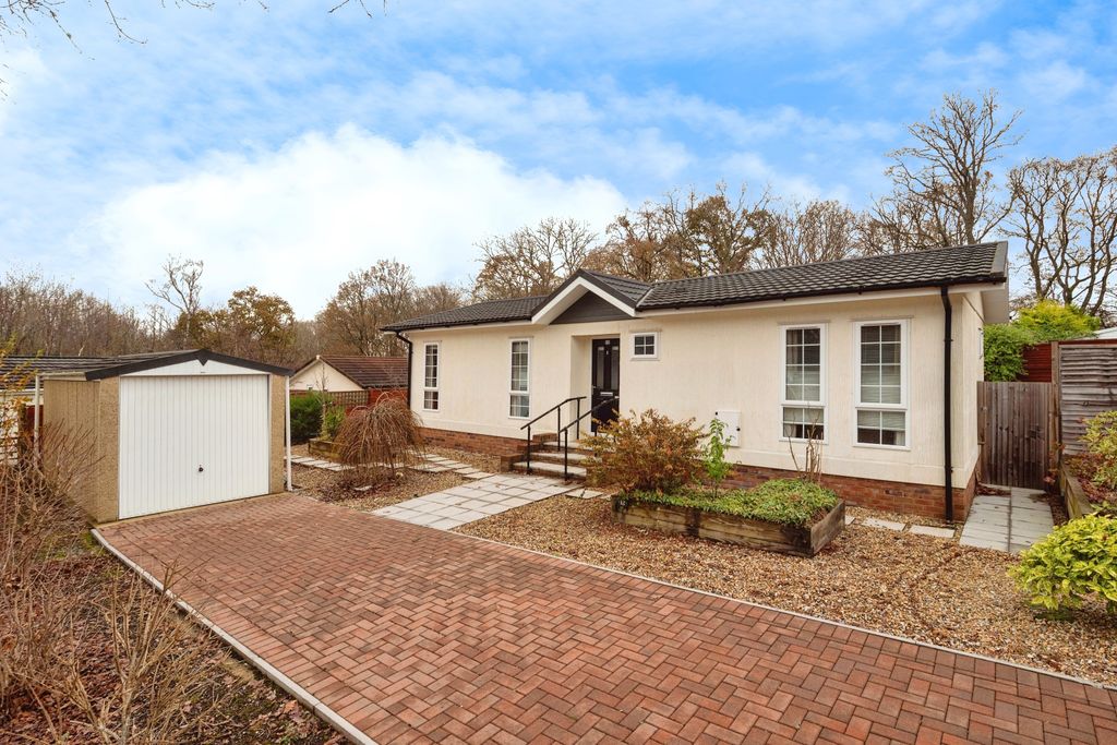 Property photo 1 of 15 Front