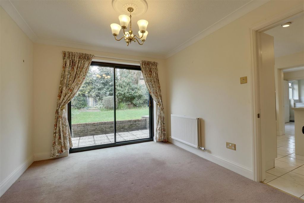 Property photo 2 of 19 3B28D8Ca-182A-4Bc4-8D47-07A42736CD37_1_201_A.Jpeg