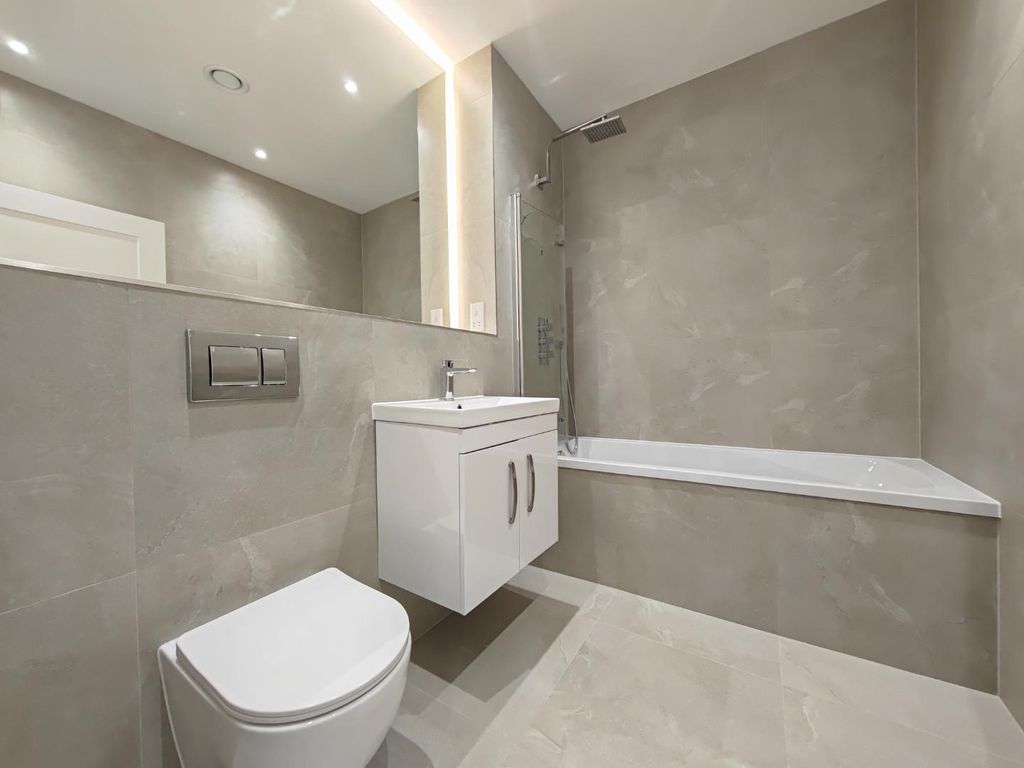 Property photo 1 of 6 1000001305.Jpg