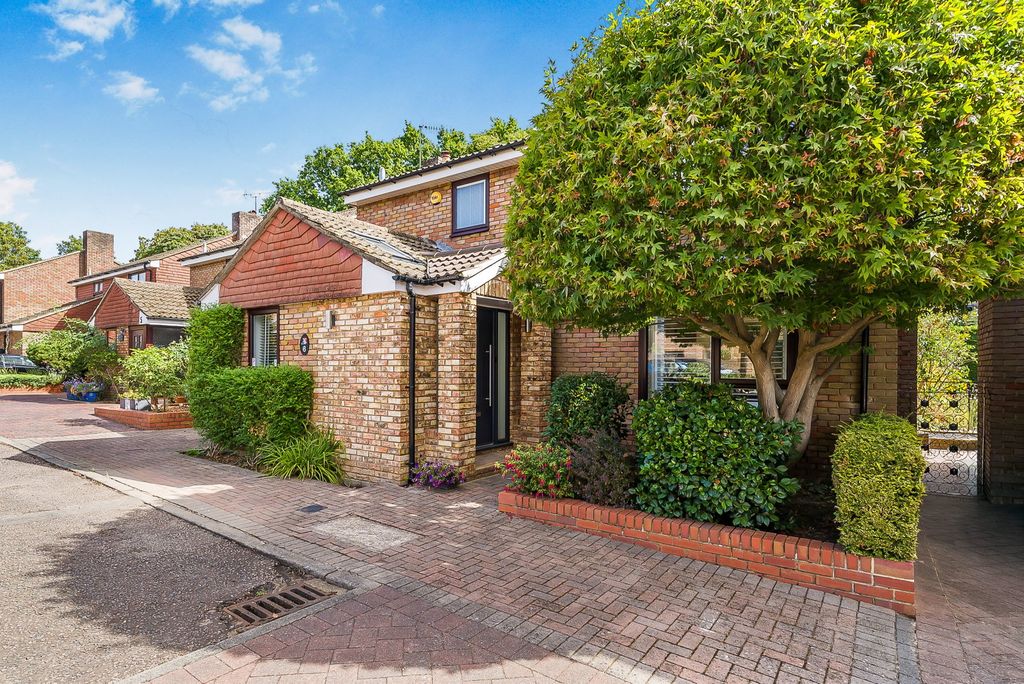 Property photo 1 of 33