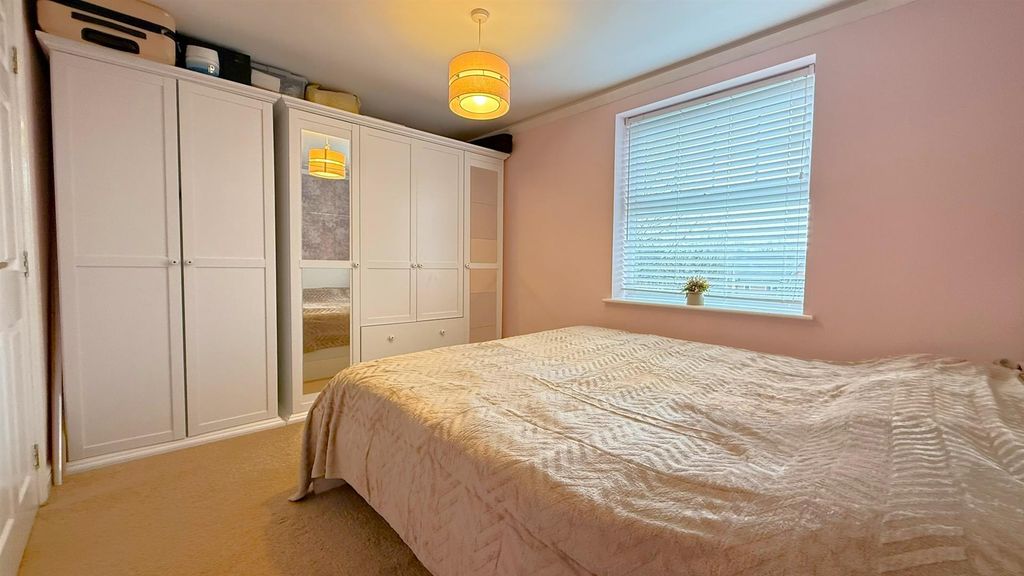 Property photo 3 of 11 Bedroom One
