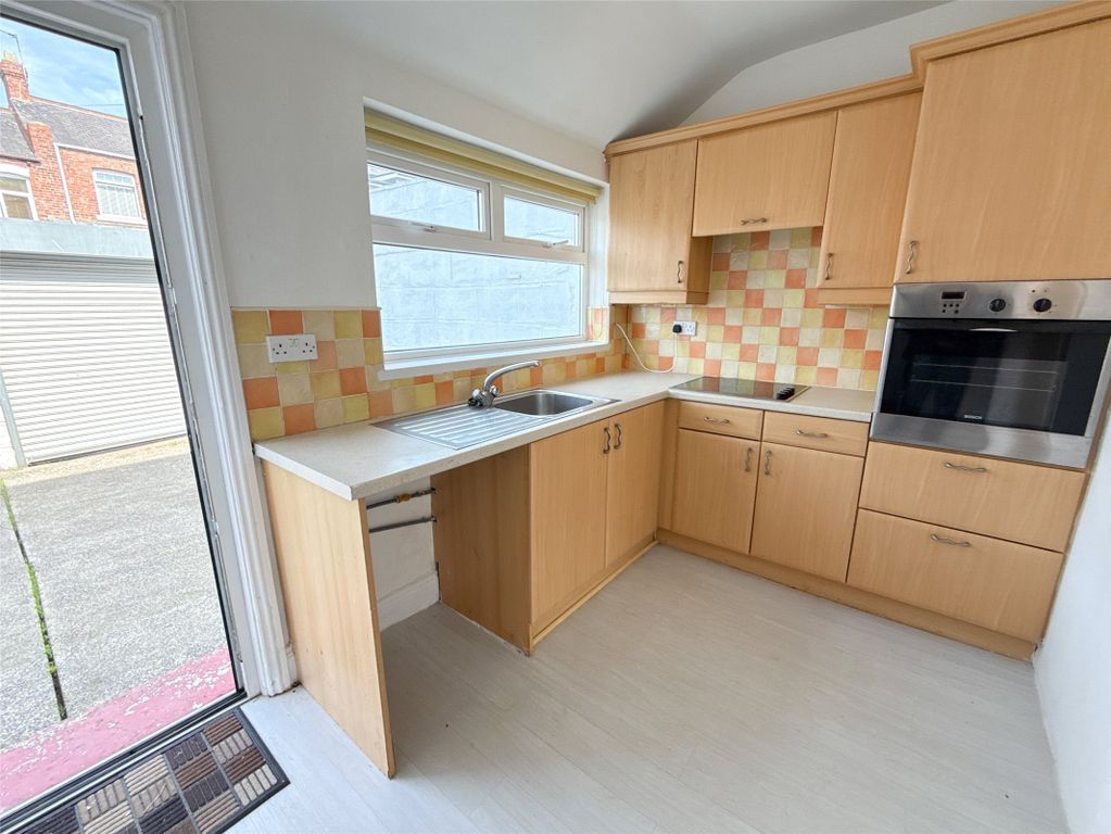Property photo 3 of 14 Kitchen