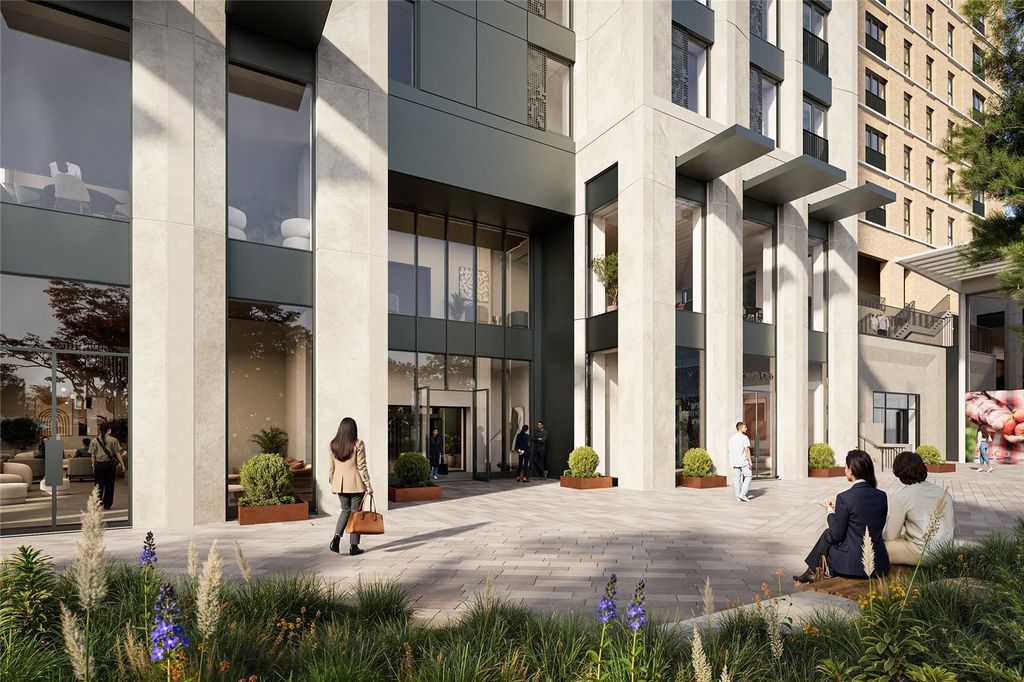 Property photo 1 of 15 Building Entrance