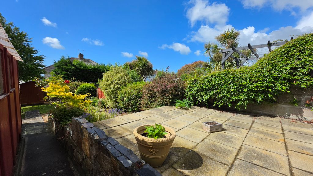 Property photo 3 of 15 Garden
