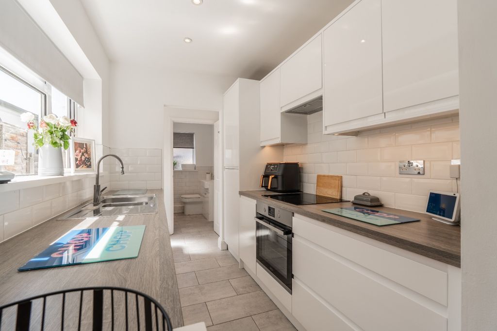 Property photo 3 of 22 5182763