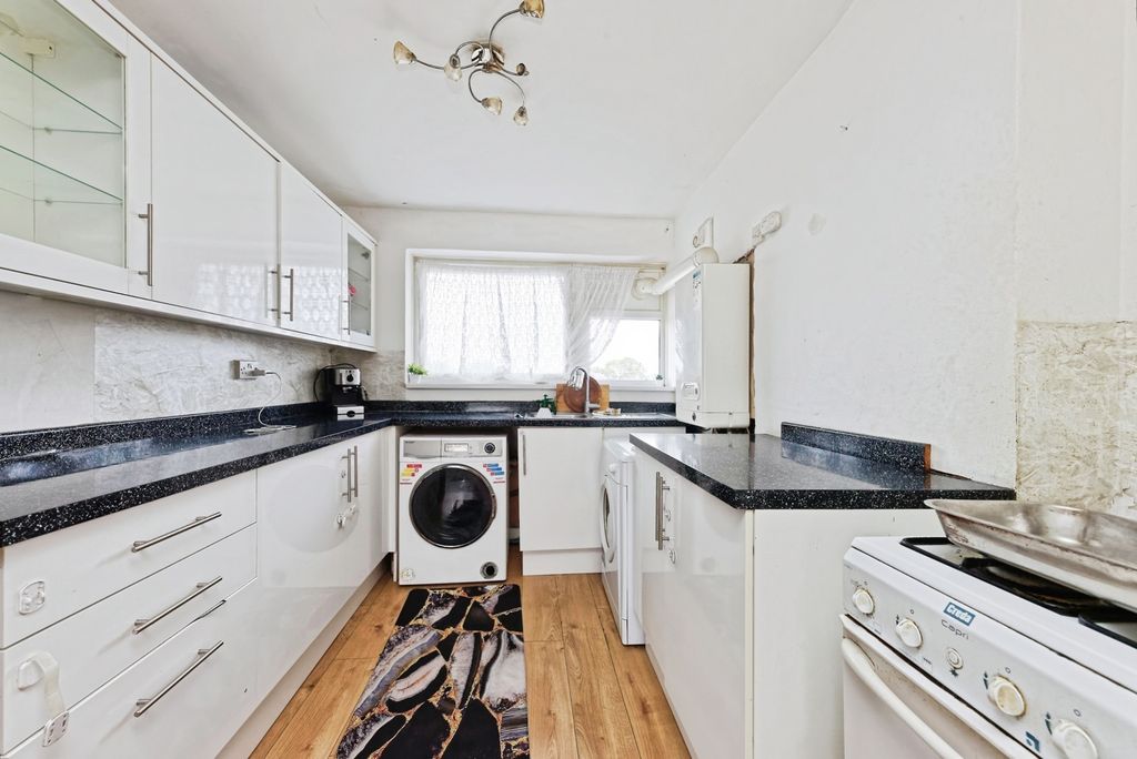 Property photo 3 of 14 Photo