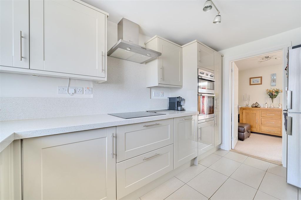 Property photo 3 of 25 1293608-41-682729365Ad07-Arw.Jpg