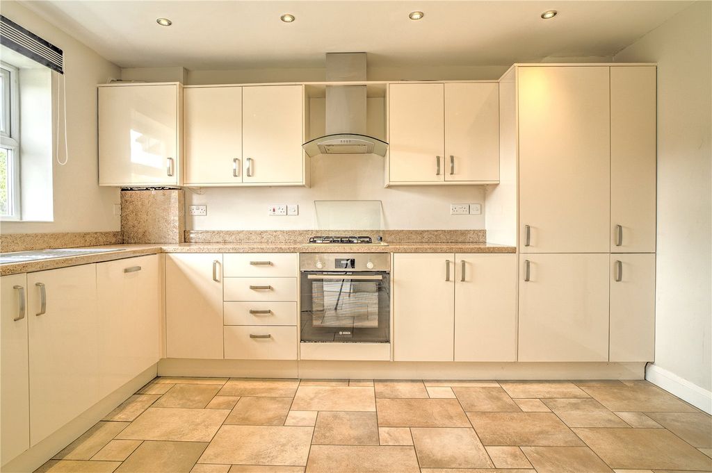 Property photo 2 of 14 Picture No. 18