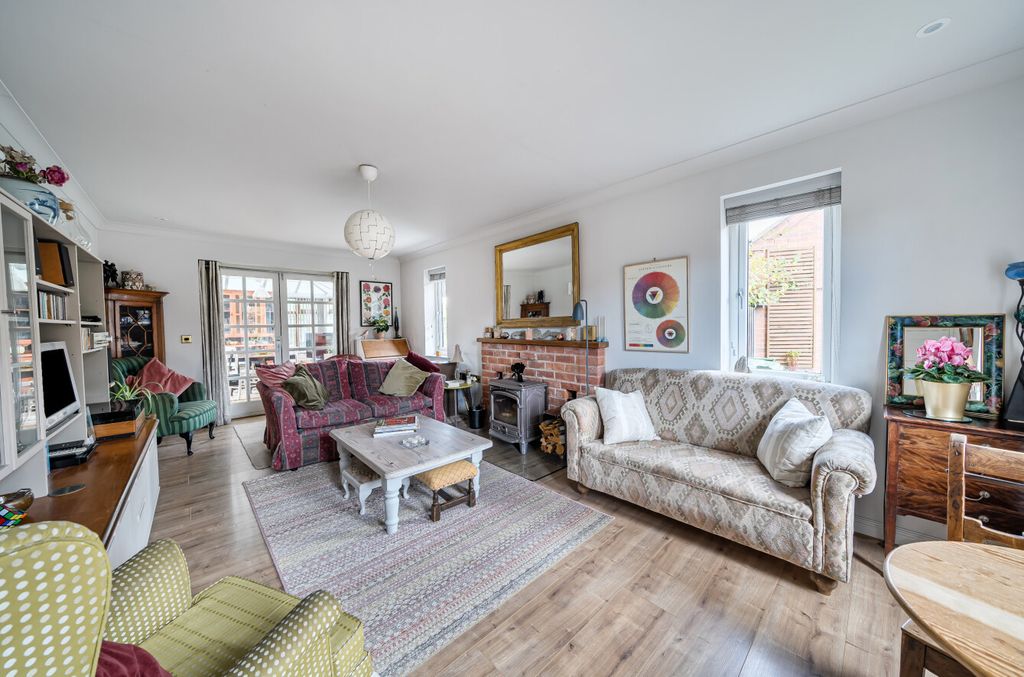 Property photo 2 of 22 1370683-29-68F8B7...